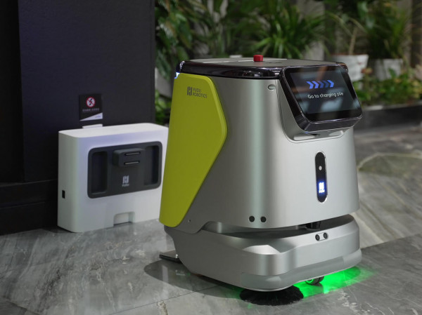 cc1-roboter-laden-600x449.jpg